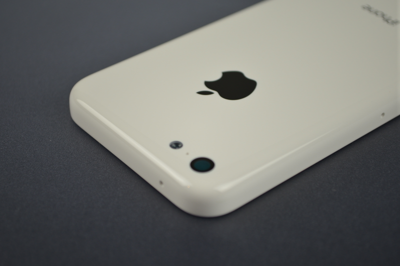 Illustration for article titled Si el iPhone 5C se parece a este (y es barato), éxito asegurado